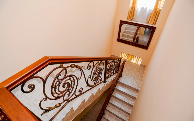 Yangi Sharq Hotel