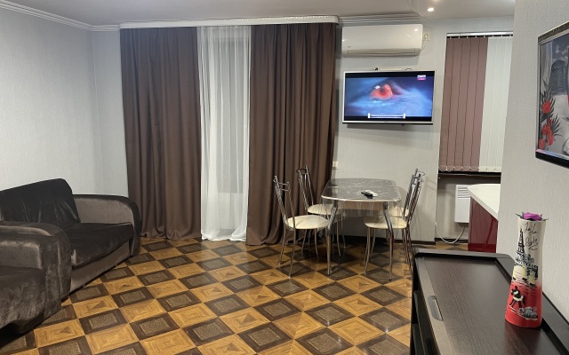 Na Vardaniya 7 Apartments