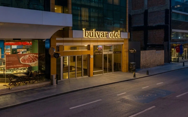 Bulvar Hotel