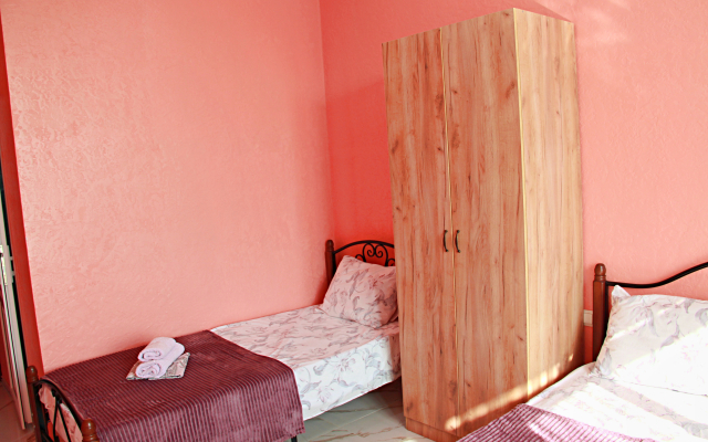 Rozovaya Laguna Guest House
