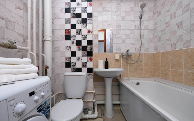 Квартира рядом с Мнтк им. Федорова и Ск Заря