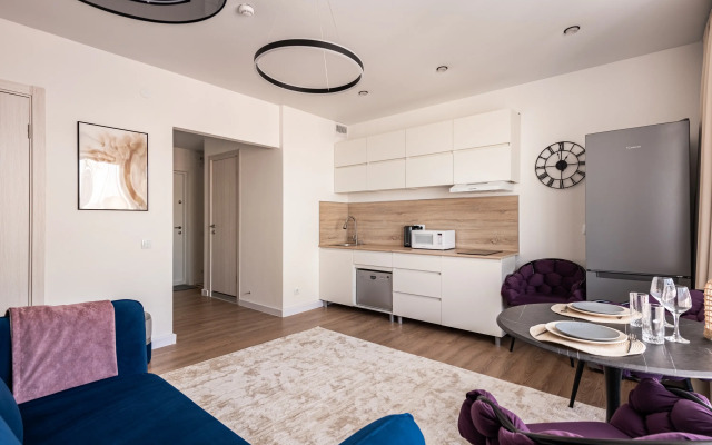 Ezhevichno-Smorodinovyj Tort, vidovaya Flat