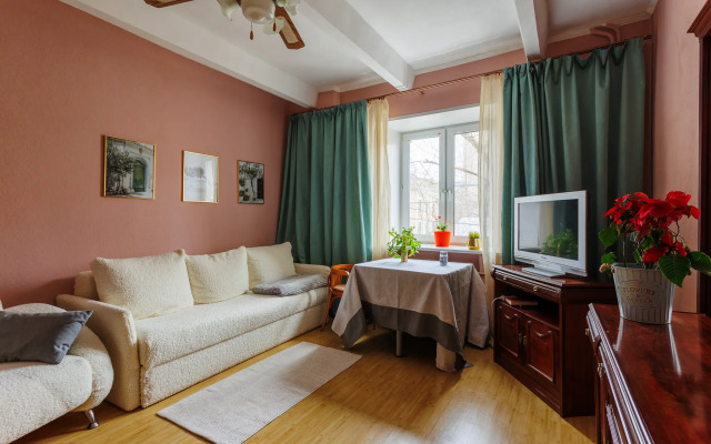Avangard u Kremlya Flat