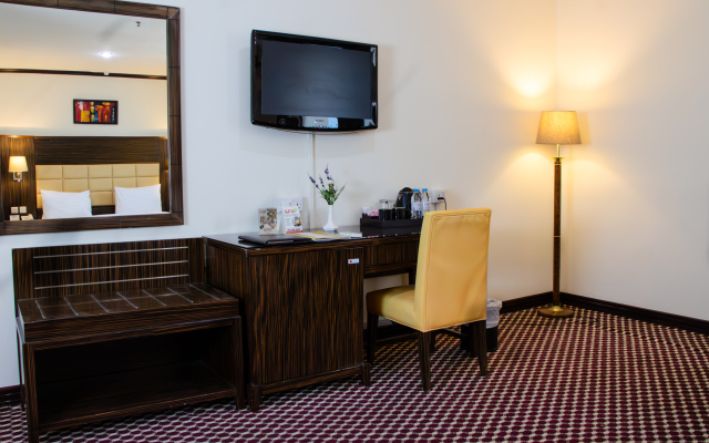 Fortune Karama Hotel