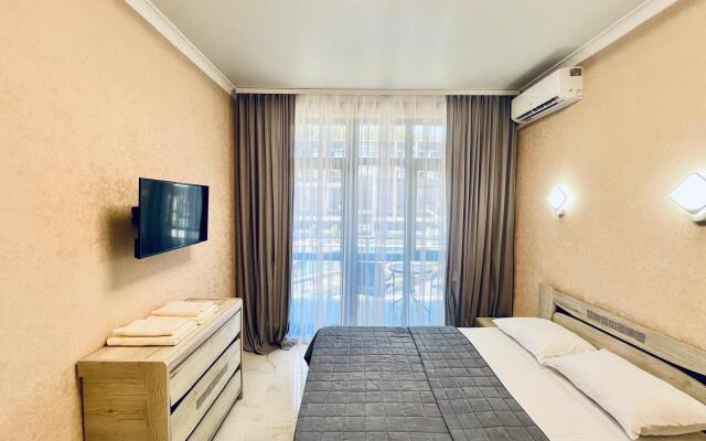 S Balkonom I Kukhney Apartments