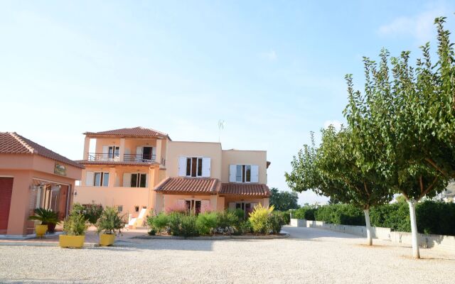 Marias Filoxenia Suites Apart-Hotel