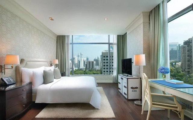 Отель Oriental Residence Bangkok