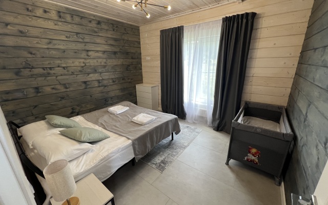 Polyarnaya Stantsiya Sinii Private House