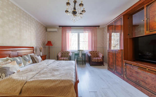 S 3 Spalnyami Na Moiseenko 5 - 8 Chelovek Apartments