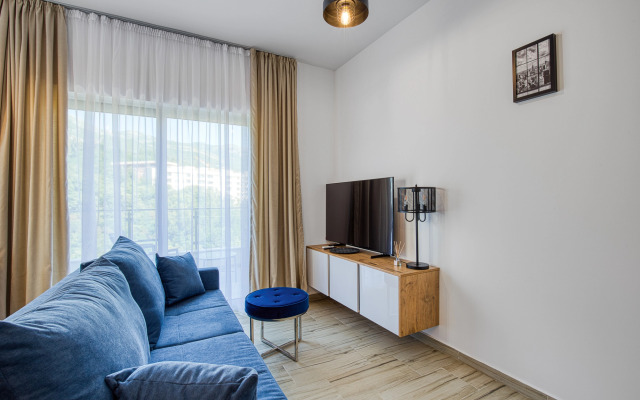 Sunny Side Three Bedrooms Apartment
