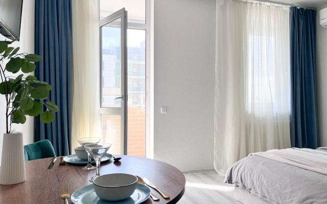 Квартира Шикарная Студия для Троих с Балконом Посуточно