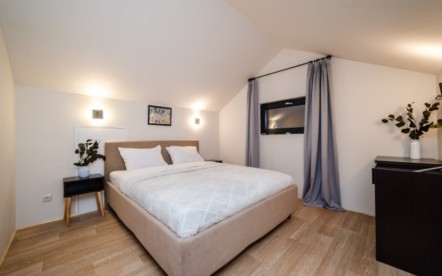 Частный Дом Барнхаус №1 с дровяной баней и горячей купелью, на 7 госте