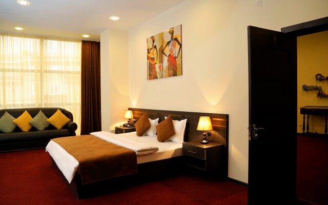 Tomu's Hotel