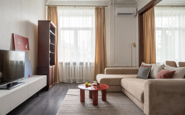 Апартаменты Кварт-Отель, Бережковская Набережная 12