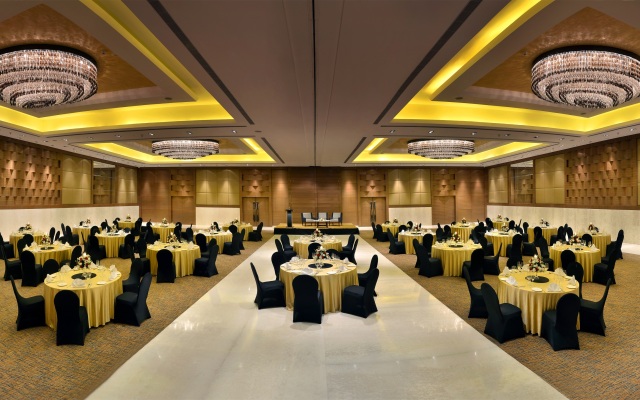 Отель The Lalit Chandigarh