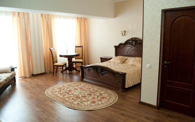 New Astoria Hotel