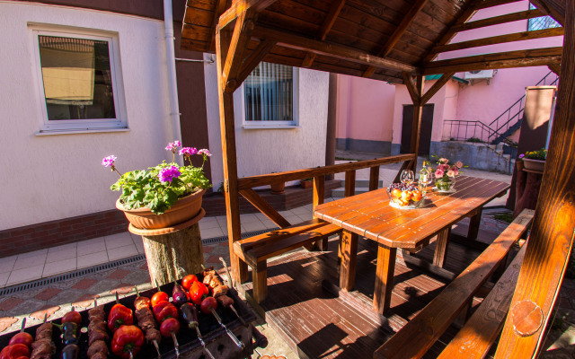 Viktoriya Guest House