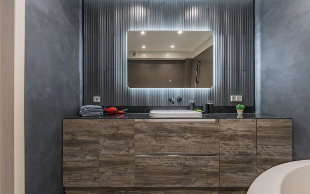 Квартира с панорамным видом и дизайнерским ремонтом