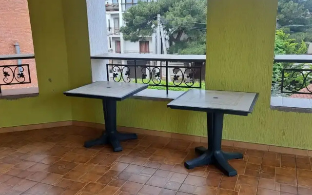 Yava Guest house