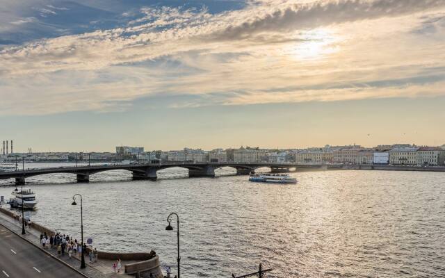 Апартаменты a.m. Rooms Neva Balcony (Angliyskaya Naberezhnaya)