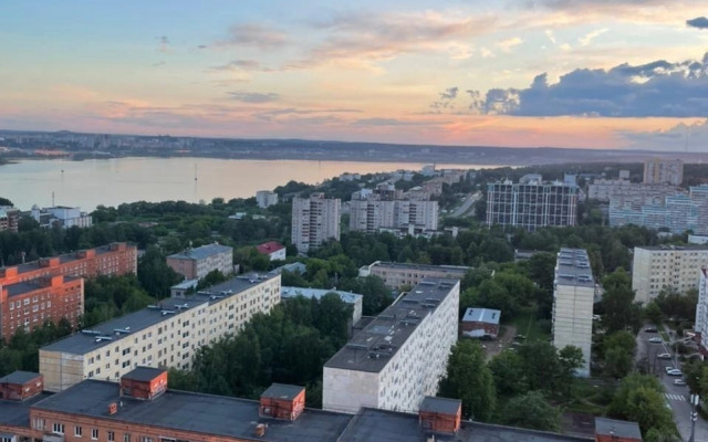 Апартаменты c видoм нa Ижeвcкий пpуд и гoрoд