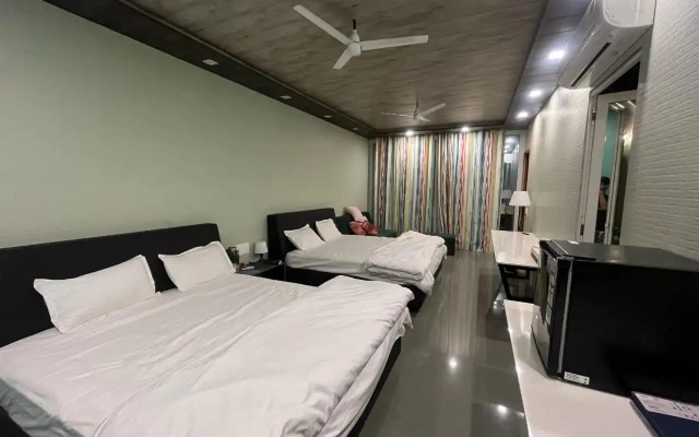 Nature's Cove Resort