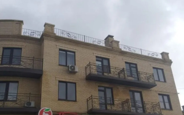 Na Chekhova 48 Private House