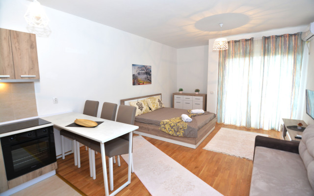 Jacek Apartments