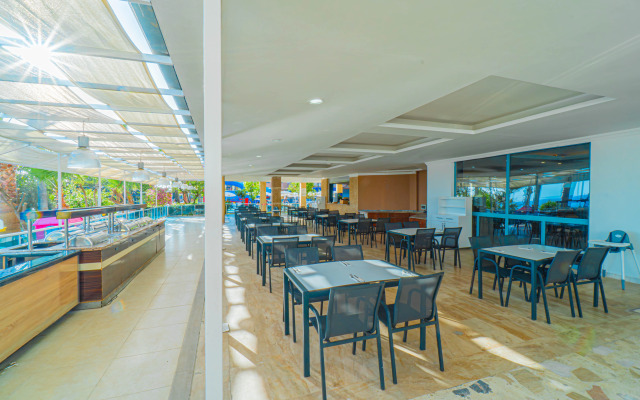 Pyxis Point Hotel - All Inclusive