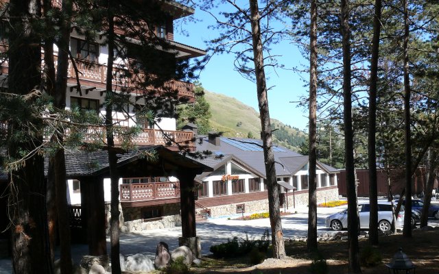 Ozon Sem Vershin Hotel