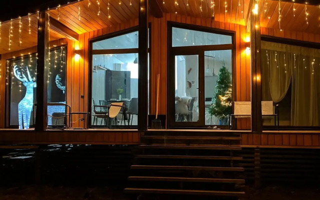 Частный дом Трехкомнатный домик с баней в тихом лесу