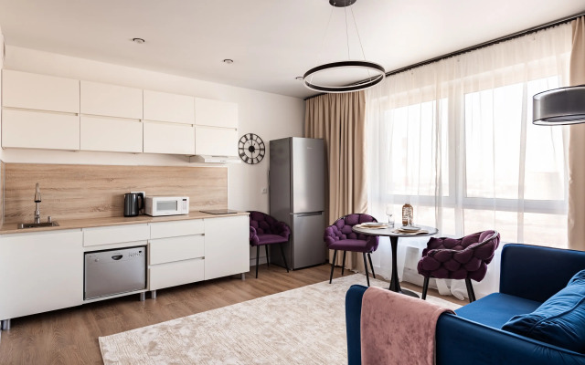 Ezhevichno-Smorodinovyj Tort, vidovaya Flat