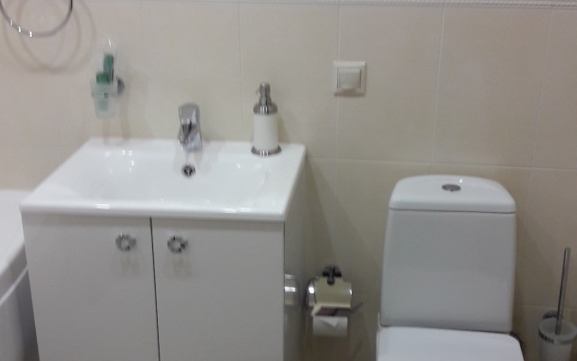 Den i Noch na Profsoyuznoy hotel