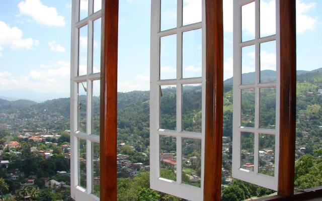 New Kandyan Crown By Yoho Hotel