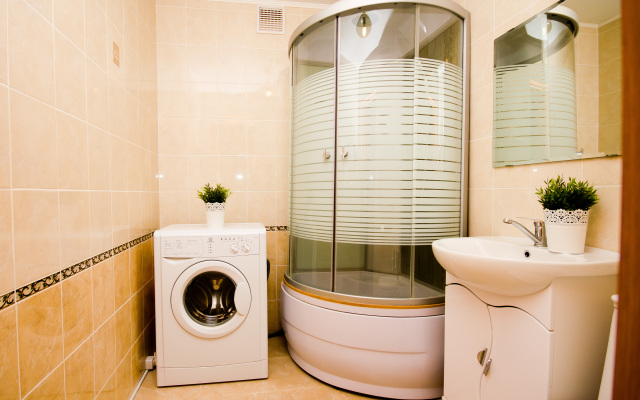 Kvartirnyij Vopros Na Artema 64 Apartments