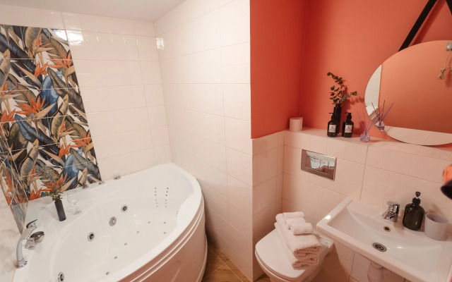 Aparthause studiya 5 min. do m. Botanicheskaya Flat