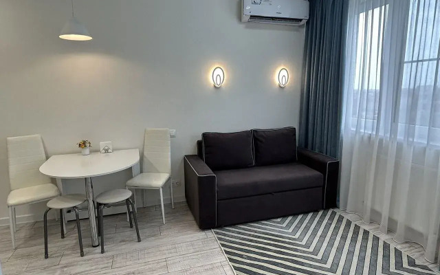 Svetlaya I Uyutnaya Studiya S Otkrytym Balkonom Flat