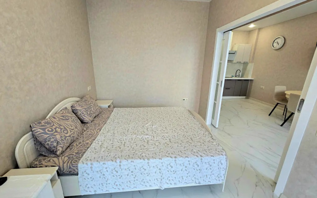 Апартаменты с Панорамными Окнами и Красивым Видом