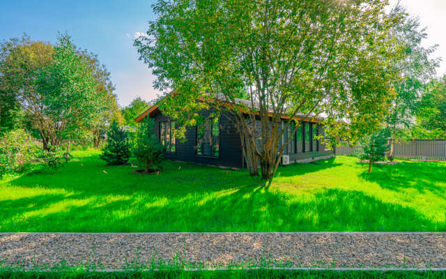 Friends & Family Guest House