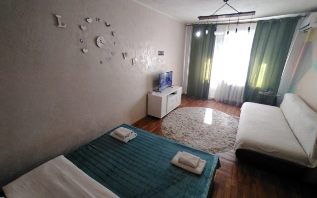 Na Entuziastov 37 Apartments