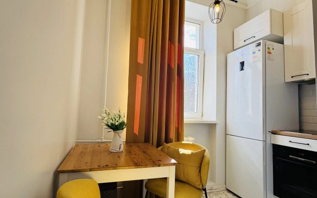 Двухкомнатные апартаменты на Большой Троицкой 28