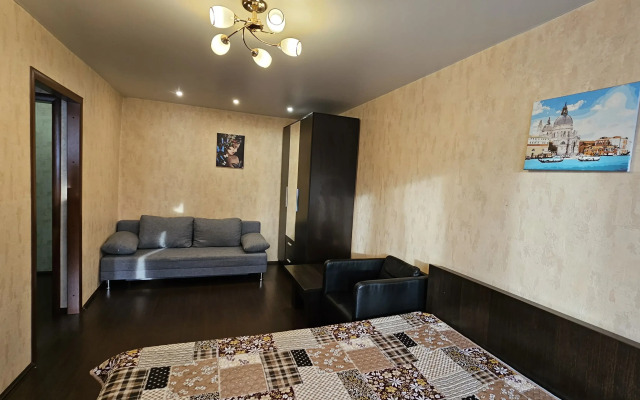 Maryin Dom Na Malysheva, 7 Flat