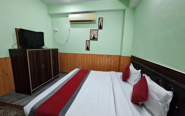 Отель River View