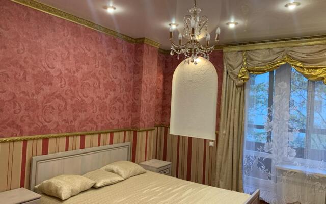Tryokhkomnatnye Dlya 10 Chelovek Apartments