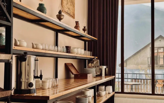 Mountain House Kazbegi Hotel