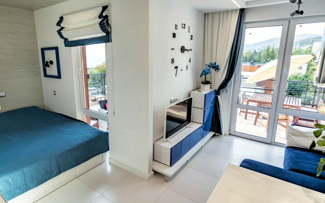 Casablanka Hit s Bolshoy Terrasoy s Vidom na More Apartments