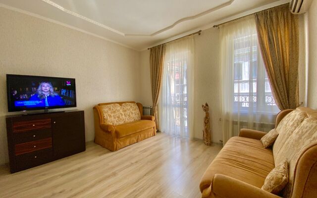 Serdtse Naberezhnoj Yaltyi Flat
