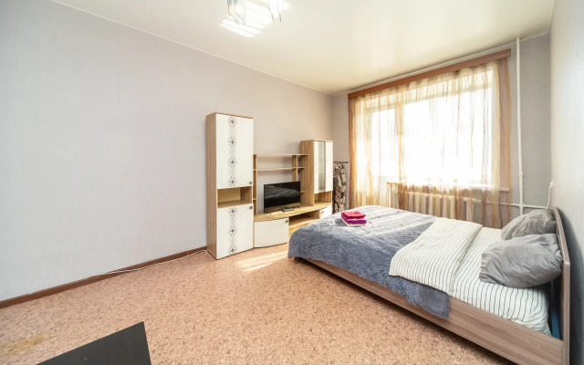 Апартаменты Мира 90