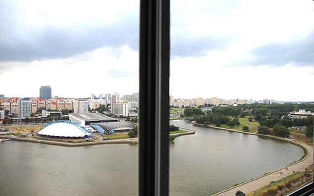 Апартаменты 4-комнатные HomeApart Сторожовская, 6