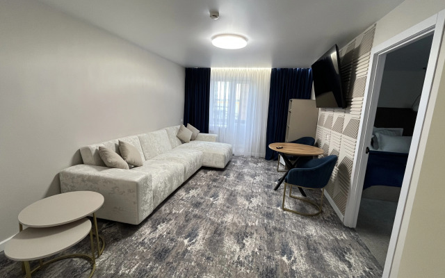 Aviator Hotel